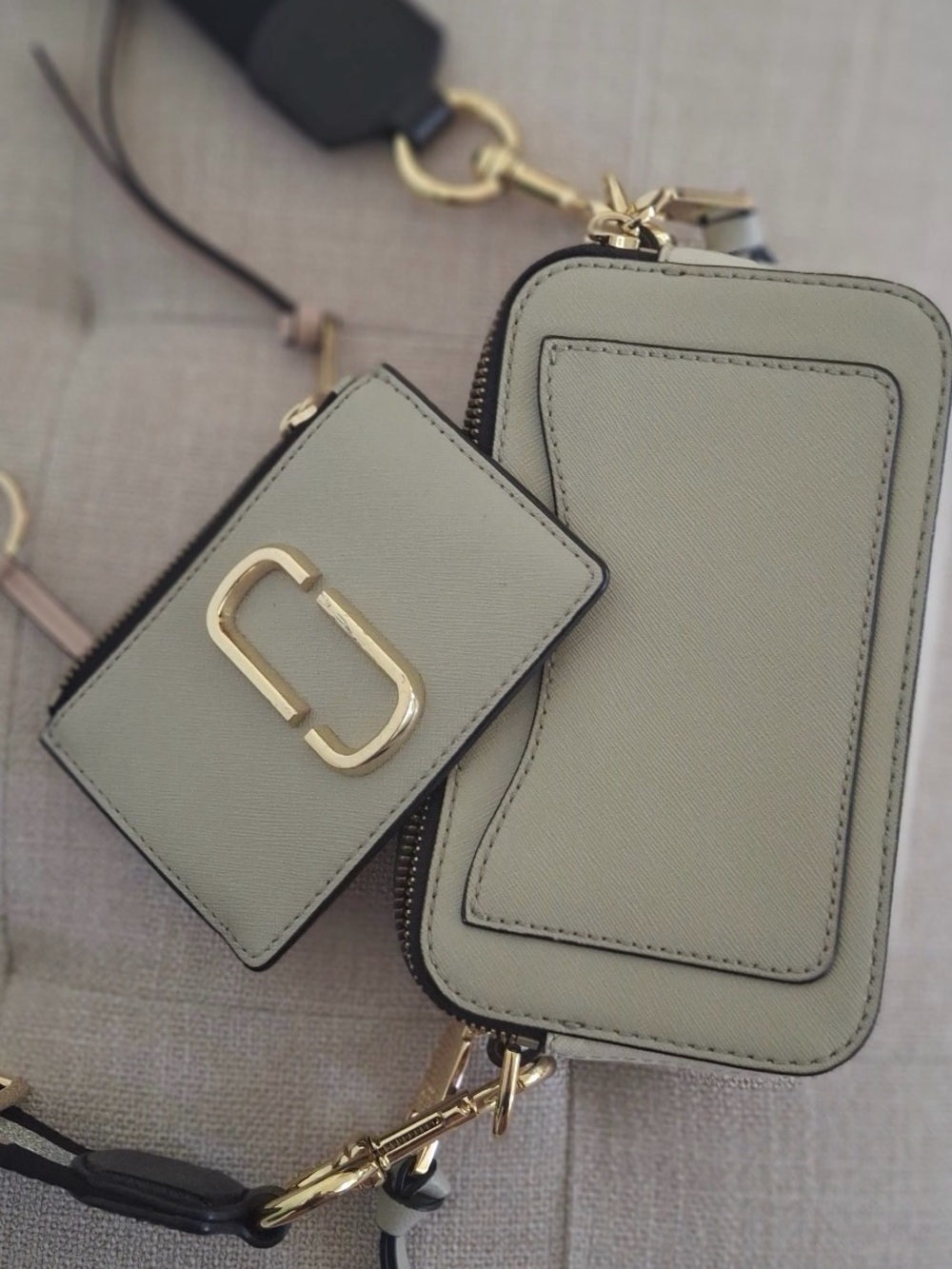 Marc Jacob’s snapshot bag and cardholder keychain